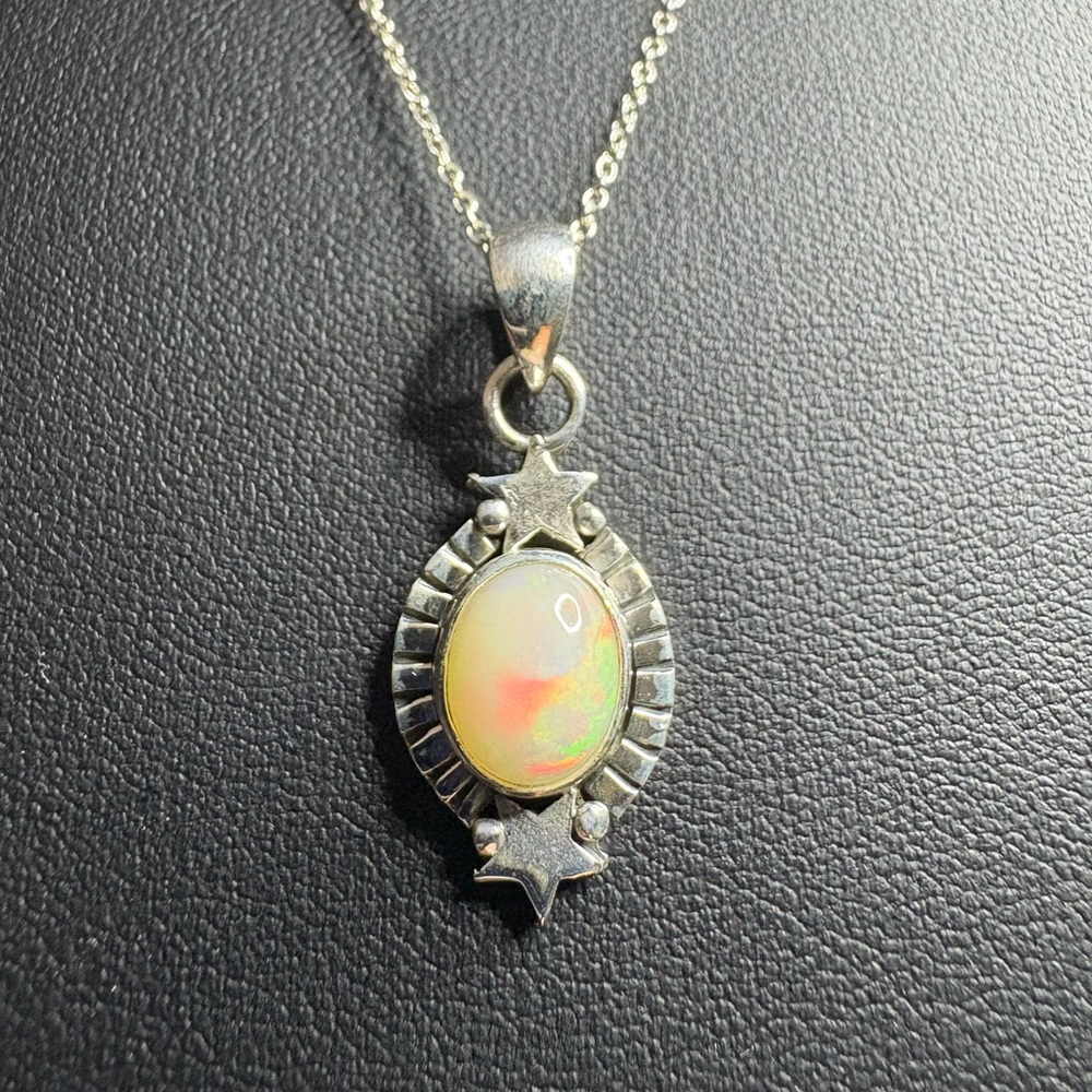Pendant*Fire Opal 925 Sterling Silver Silver Opal Oval Star Design Celestial